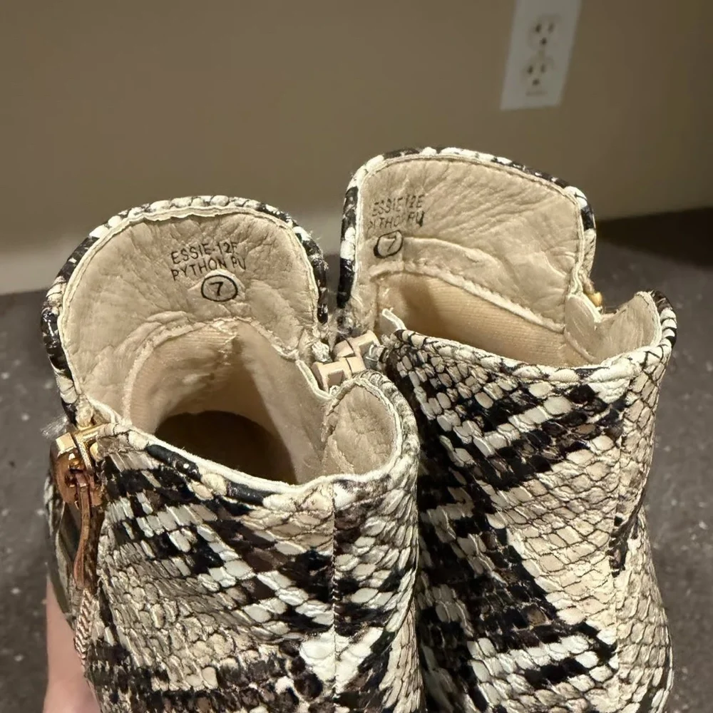 LovMark Python Booties - Picture 5 of 8